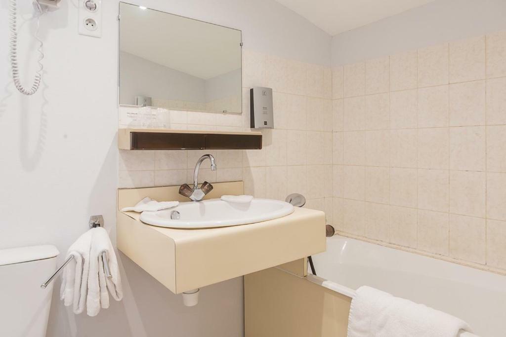 Les Platanes Otel Etauliers Dış mekan fotoğraf